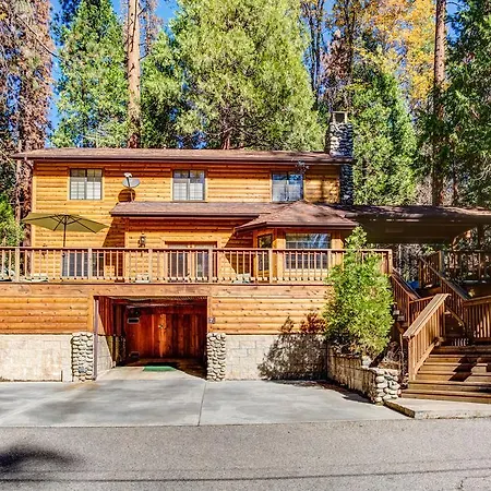 7 Cedar Lodge